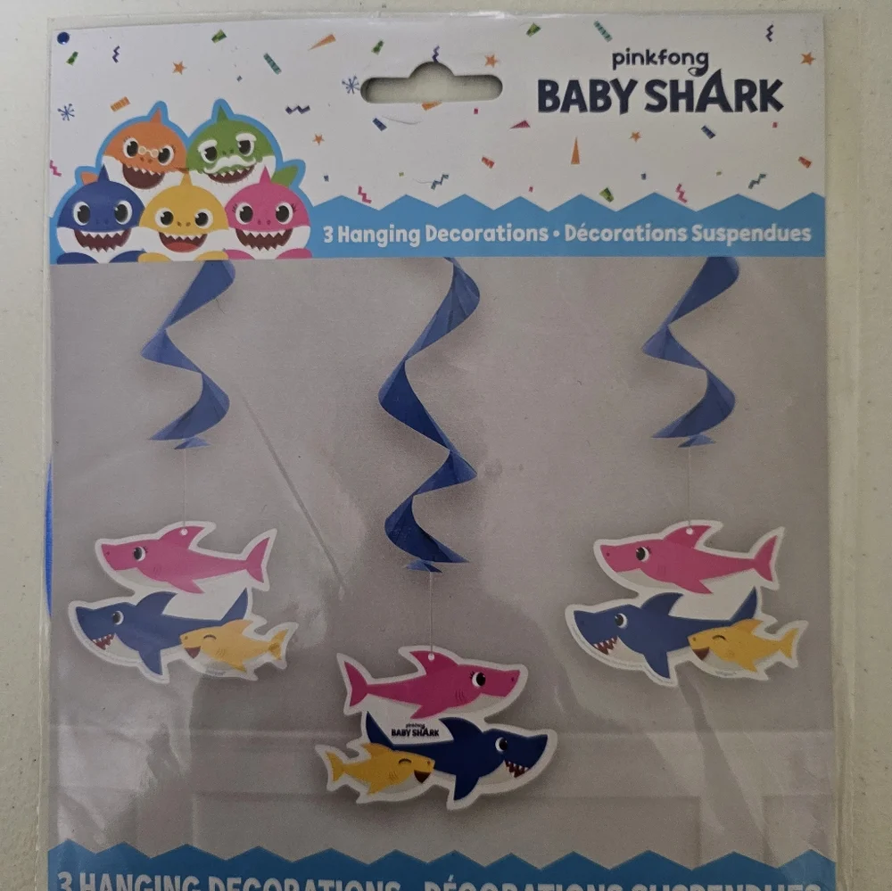 Baby Shark 32 piece Party Bundle